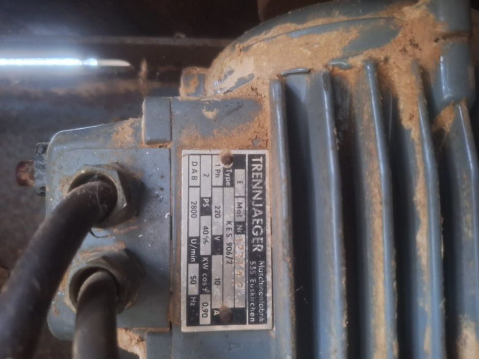 Vând circulare cu masa 2.2