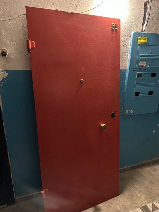 Металическая входная дверь 2 замка