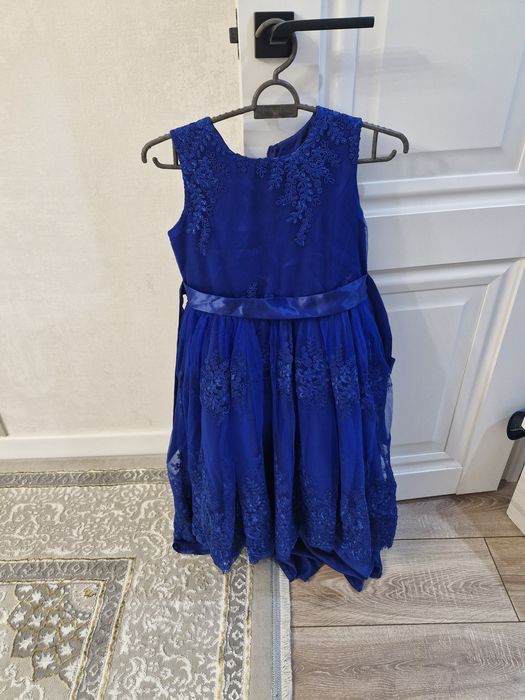 Детское платье для поаздника очень красивое