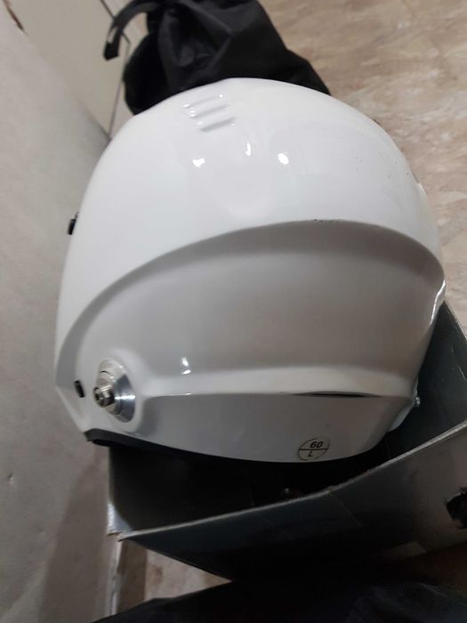 Състезателни каски