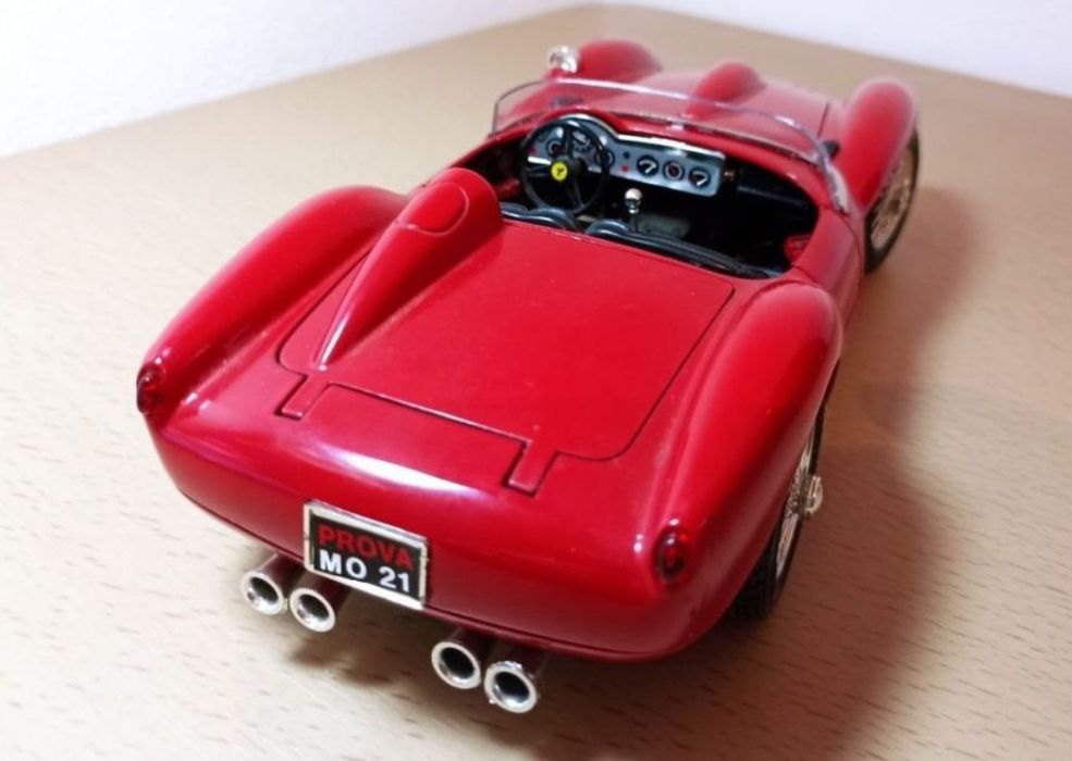 Ferrari testarossa bburago 1:18