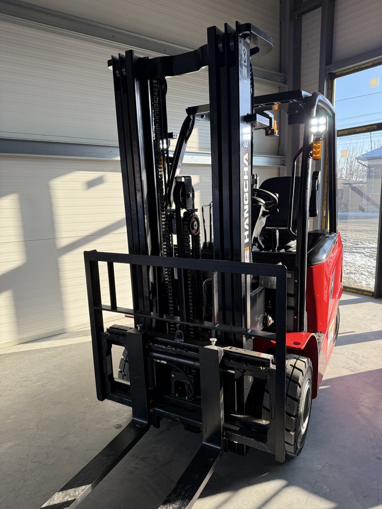 Stivuitor electric NOU 1,8 tone Triplex electrostivuitor RATE  LEASING