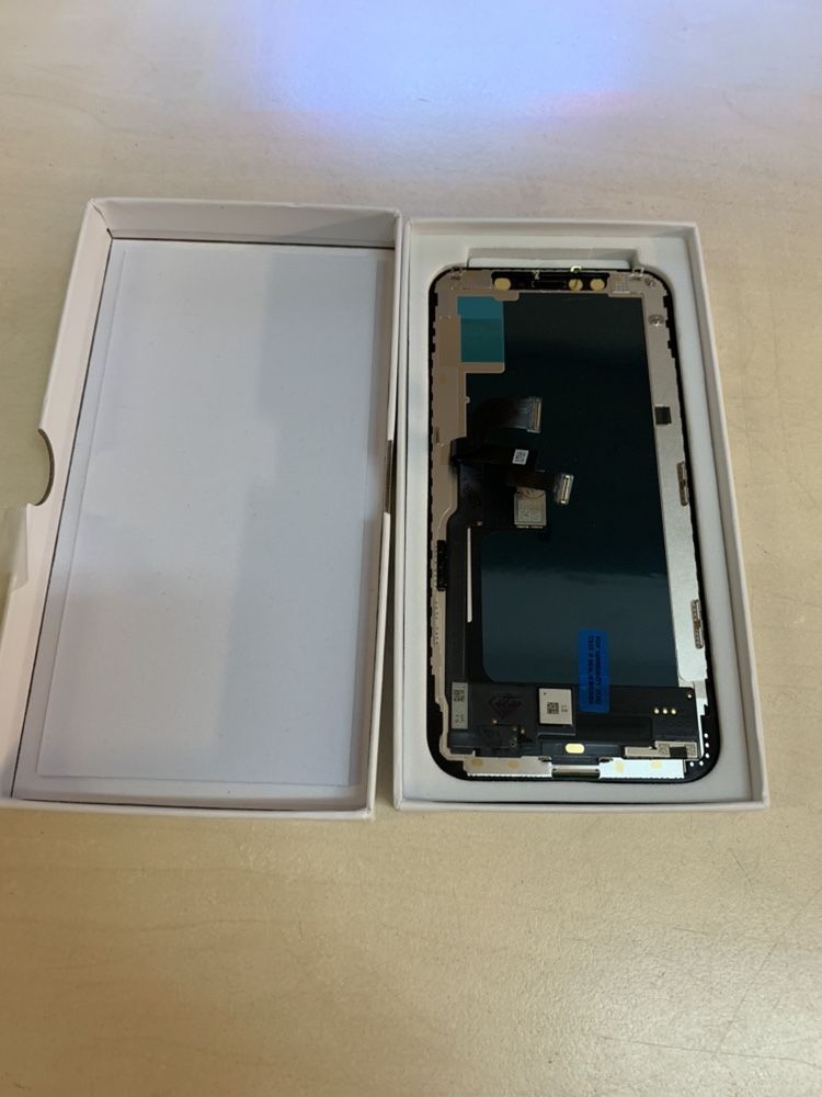 Display iphone x Cu touchscreen si rama Montaj 50 lei (pe loc) Transpo