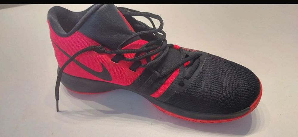 Nike Kyrie nr 44 tts