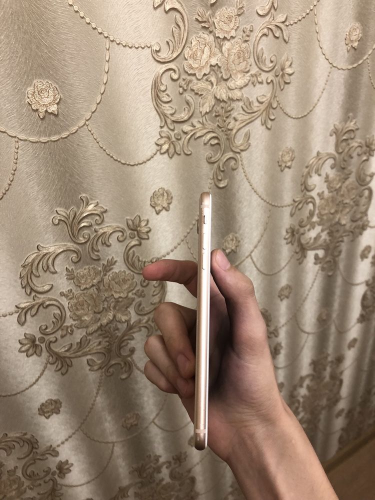 Iphone 8 plus gold