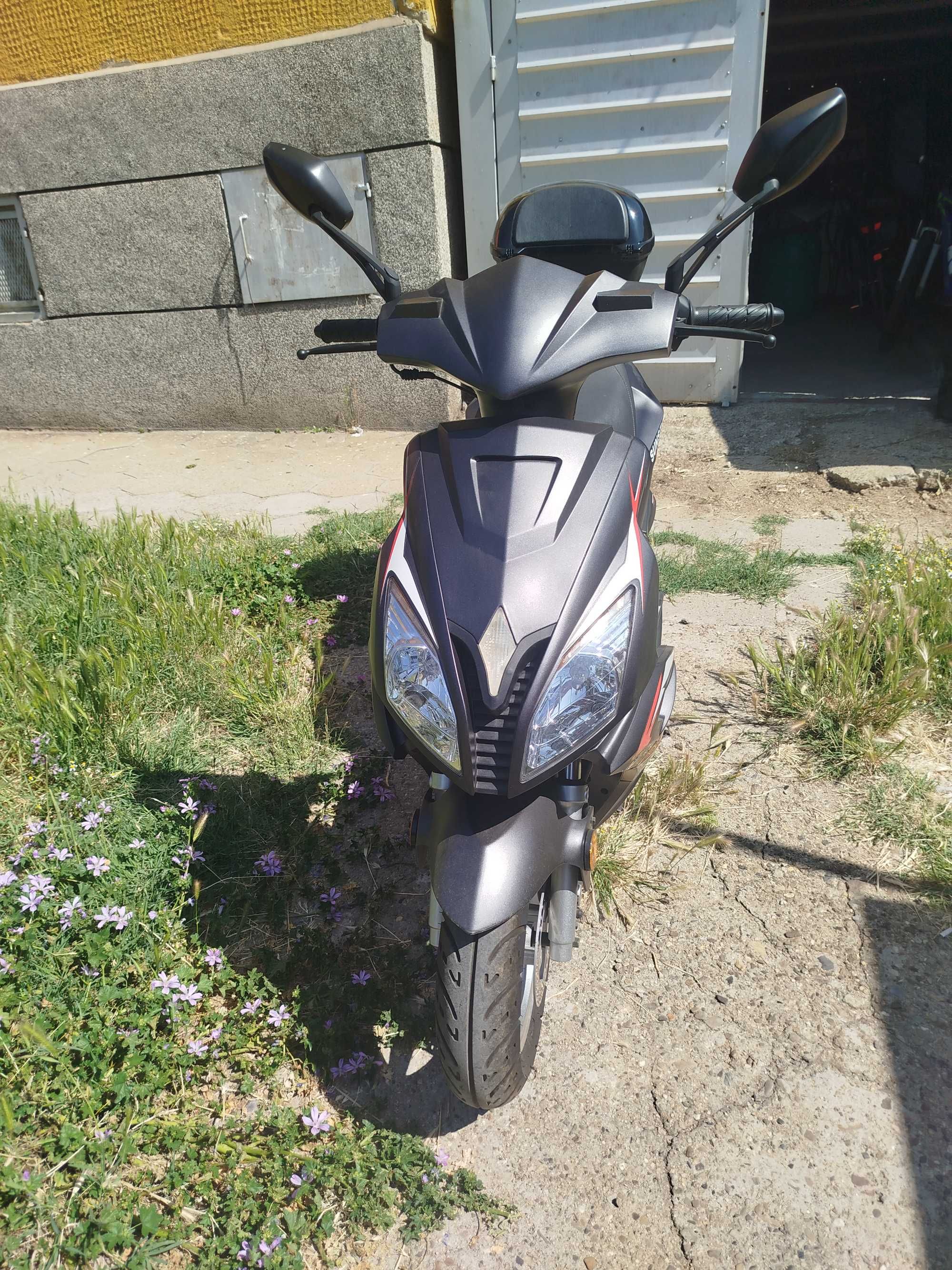 Продавам скутер  като нов
