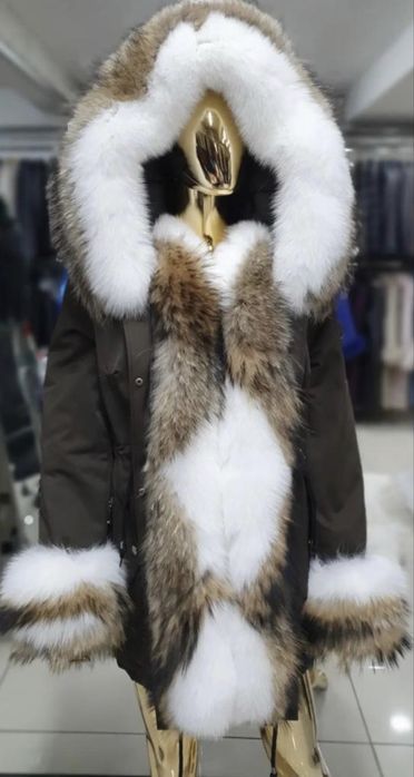 Парка с естествен пух от лисица два цвята
