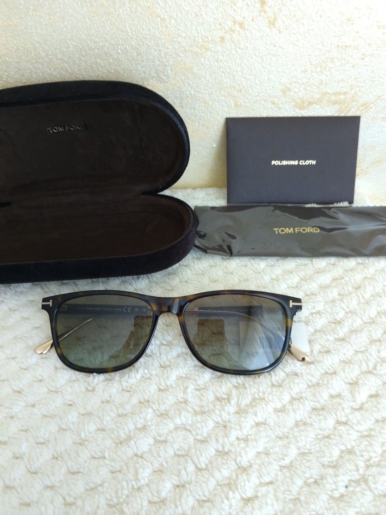 Ochelarii de soare pentru bărbați. Tom Ford. Cristian Dior. Noi cu eti