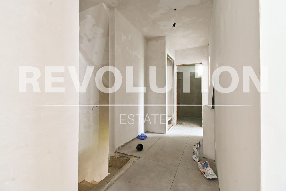 Дава се под наем Къща в София, Кръстова вада - 200 кв.м за 3000 € - Снимка #1