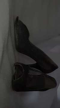 Черные туфли с блестками