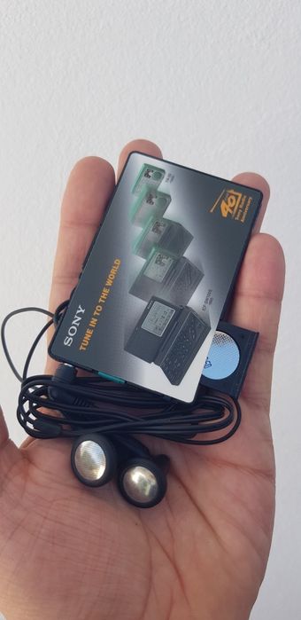 Radio portabil de colecție Sony SRF-220 FM/AM Radio card