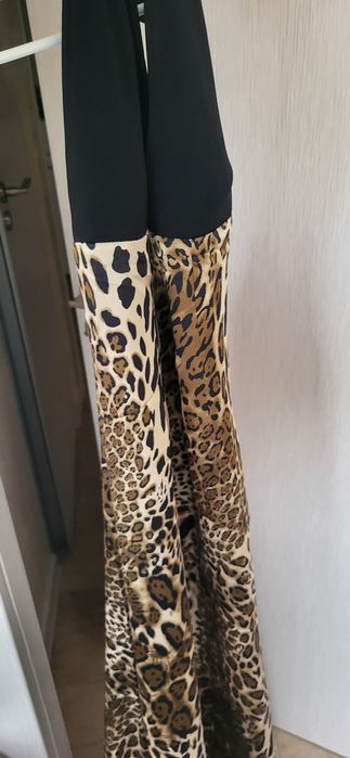 Стилна и красива стенен рокля