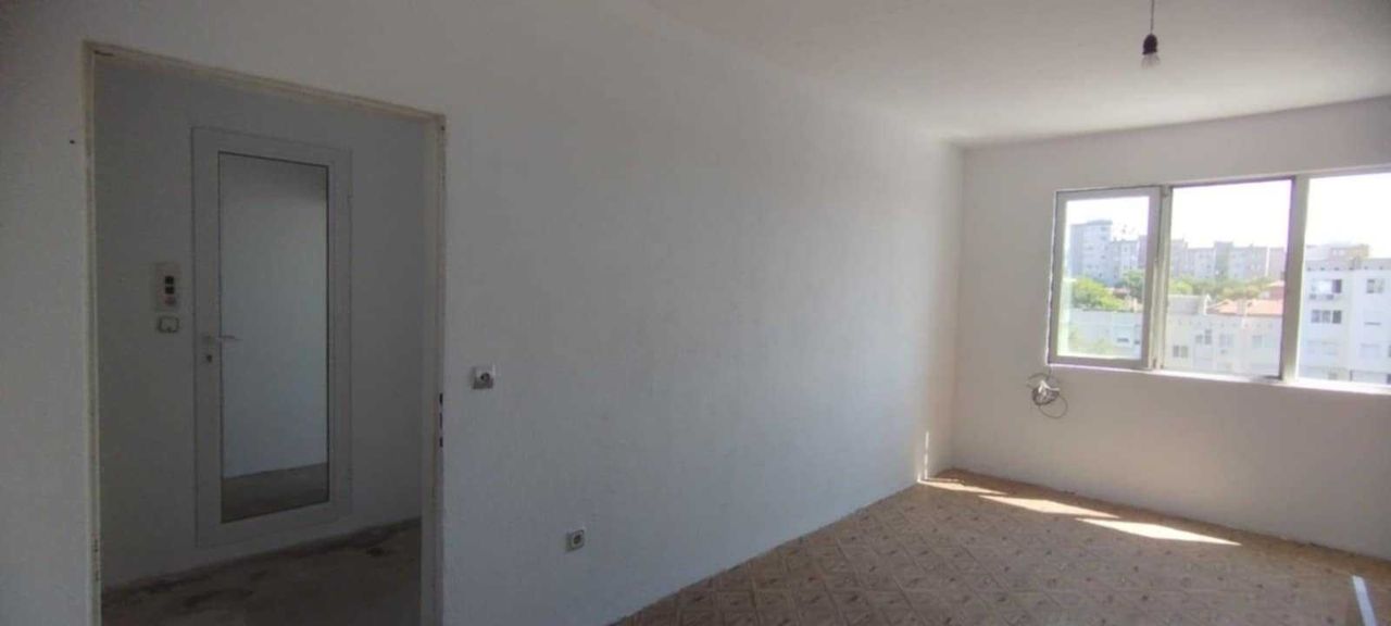 Продава се Едностаен апартамент в Хасково, Бадема - 42 кв.м за 911 €/кв.м - Снимка #1