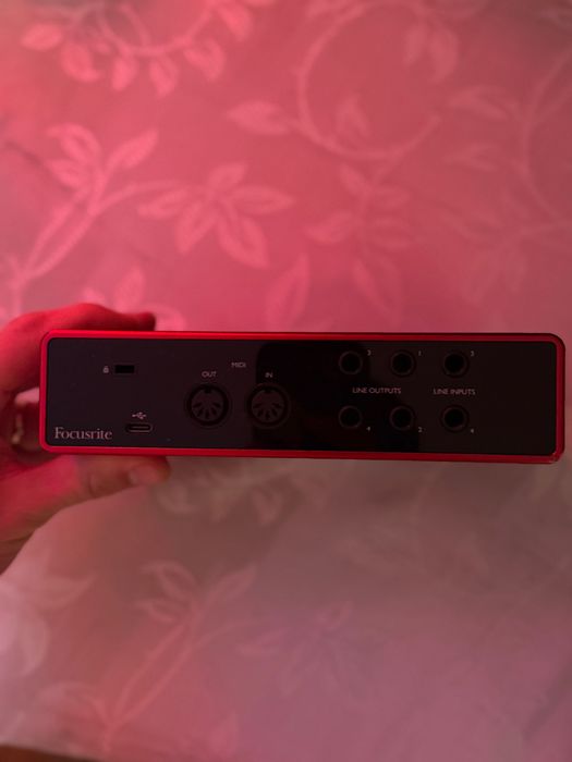 Vând Focusrite 4i4 ușor negociabil ‼️