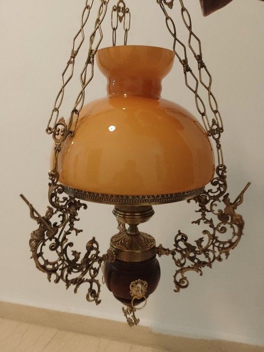 Lampa Baroc din bronz și abajur sticla ,piesa cu o lucrătură de o foar