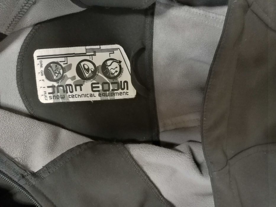 Jacheta Softshell cu gluga