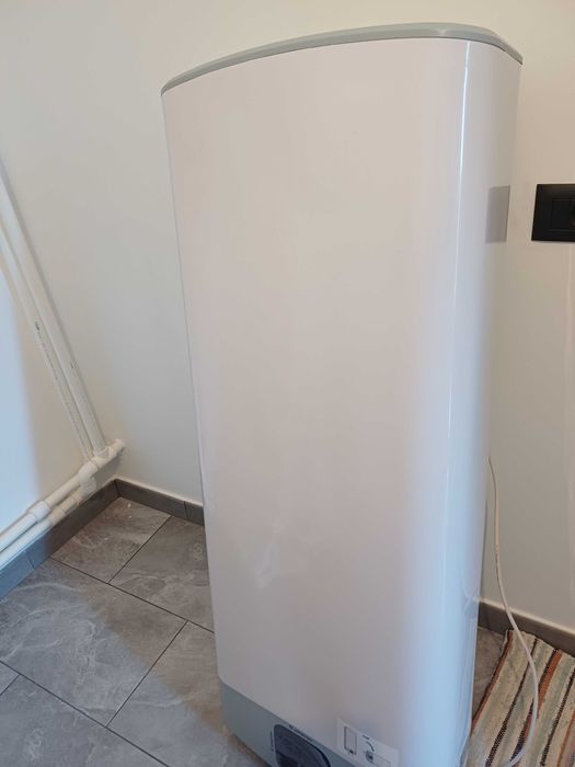 Boiler electric Ariston Velis Evo 100 inca in garantie.