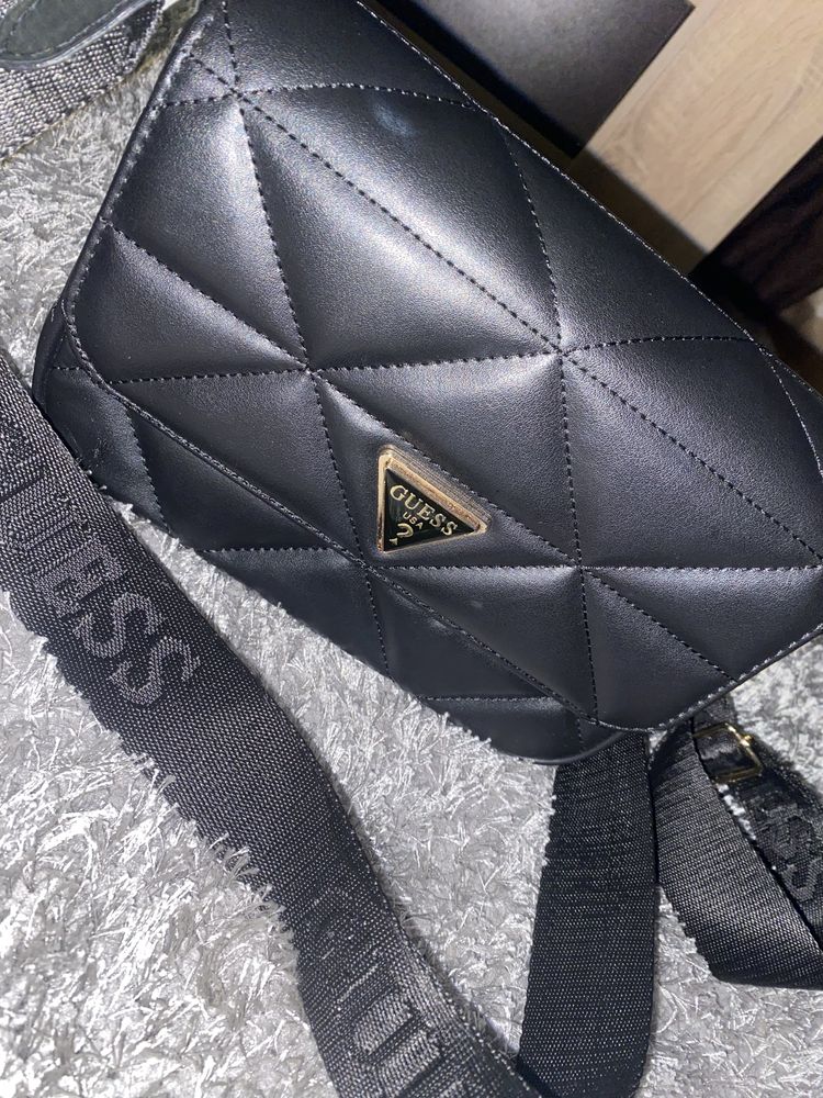 Чанта Guess нова