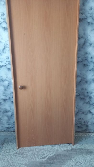 Продам двери полный зборе корбка и обнолички тоже есть