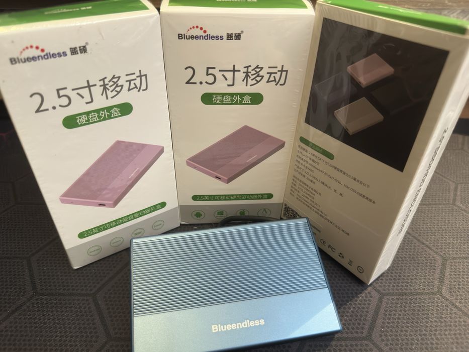 Внешний жёсткий диска на 1Tb и на 500Gb