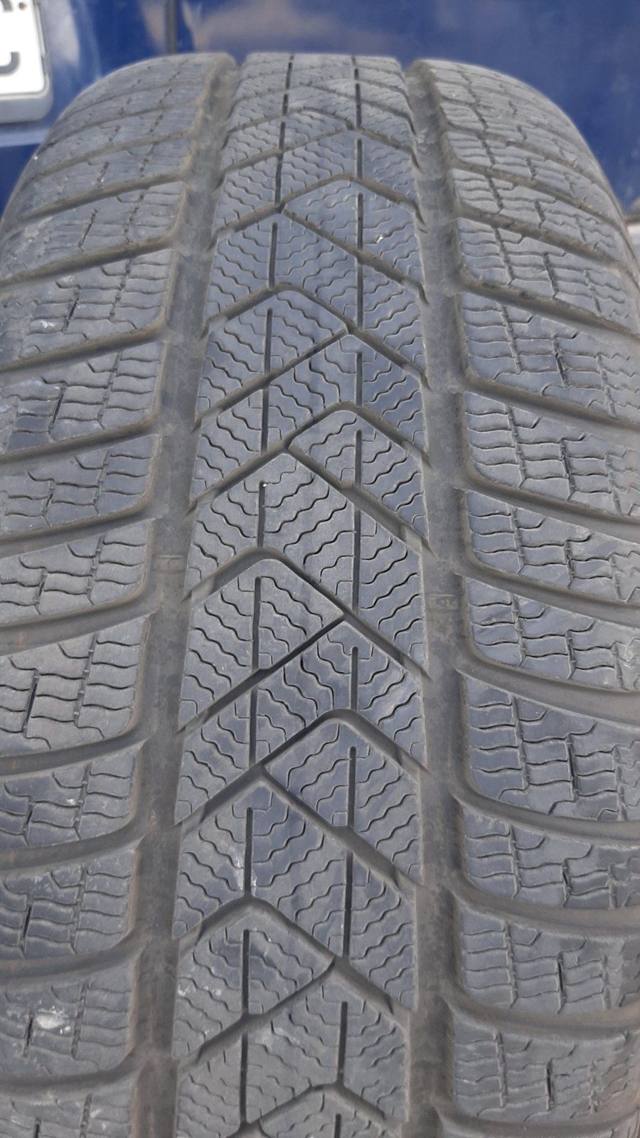 2 зимни броя 245 45 18 Pirelli Дот22