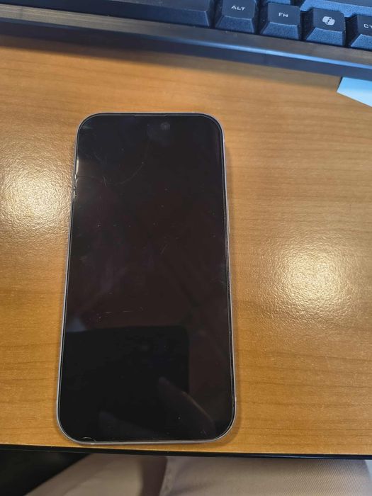 iPhone 15, 128GB в гаранция