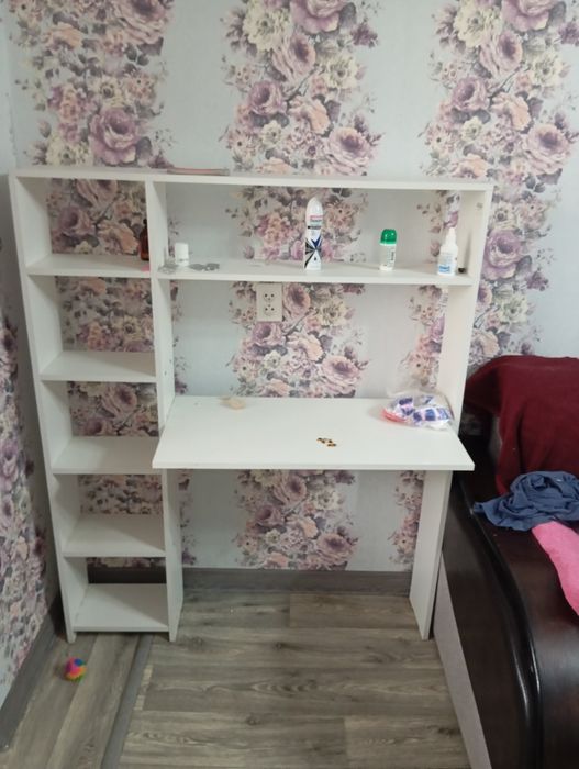 Продам стол письменный