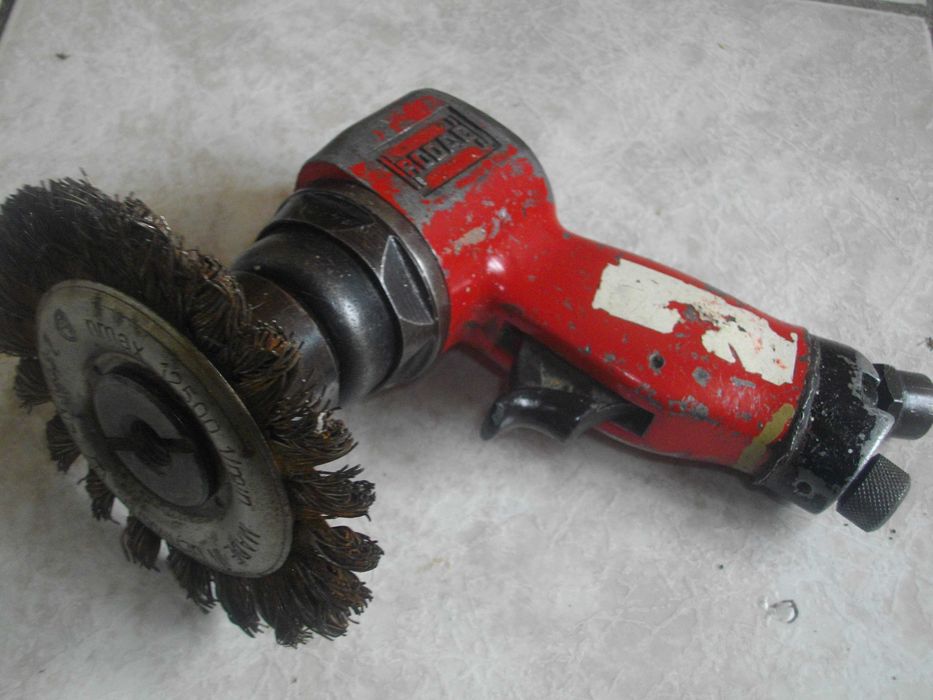 Пневматични машини ЗА ЧАСТИ/РЕМОНТ Гайковерт Отвертка WURTH Шлайф RODA