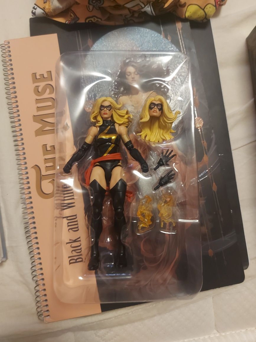 Marvel Legends action figure WarBird Captain Marvel