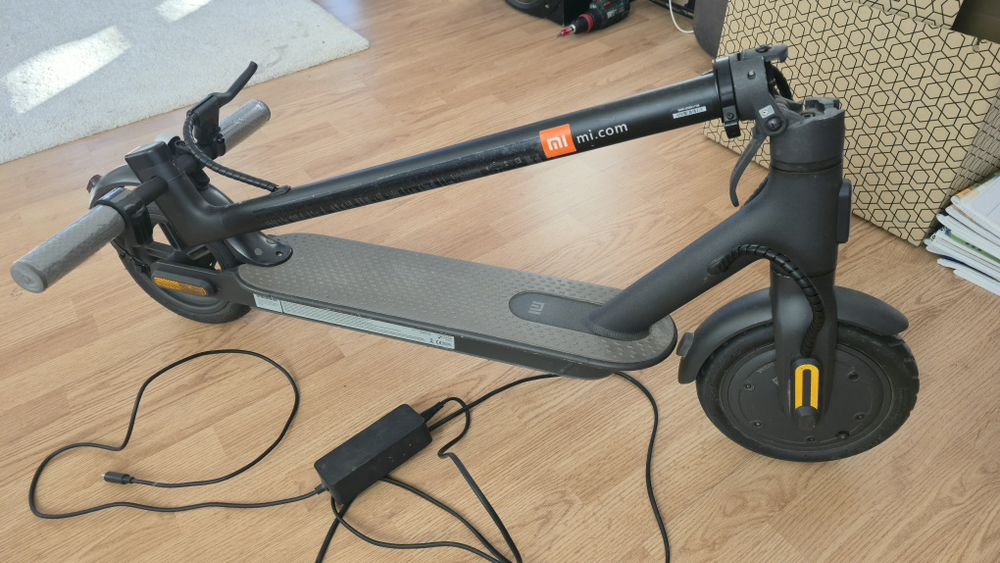 Xiaomi Mi Electric Scooter Essential