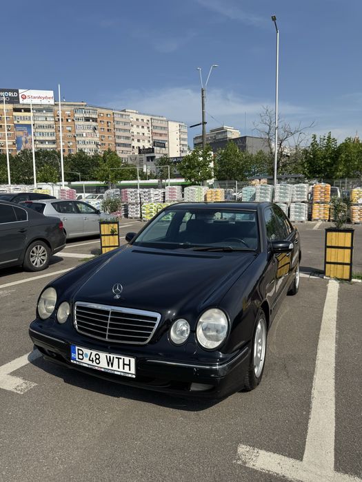 Mercedes-Benz E270 W210