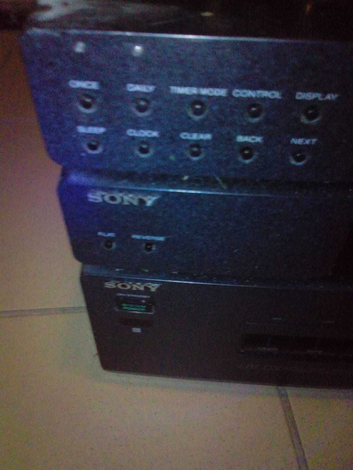 Vând combină sony