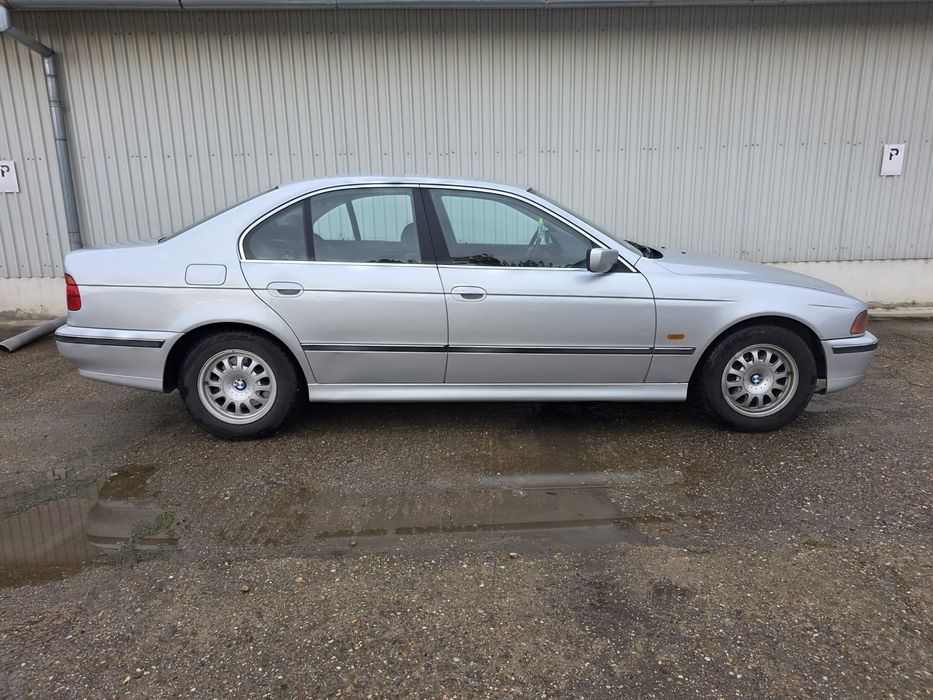 Vand BMW seria 5, E 39523 i automat