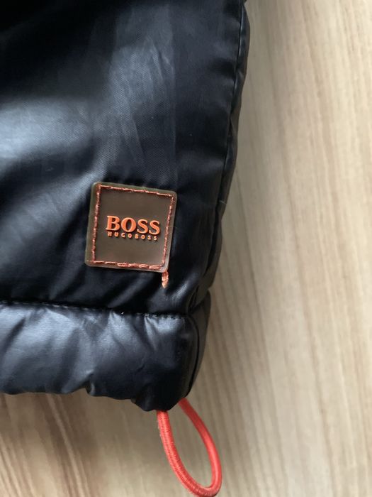 HUGO BOSS / мъжки пухен елек/грейка L