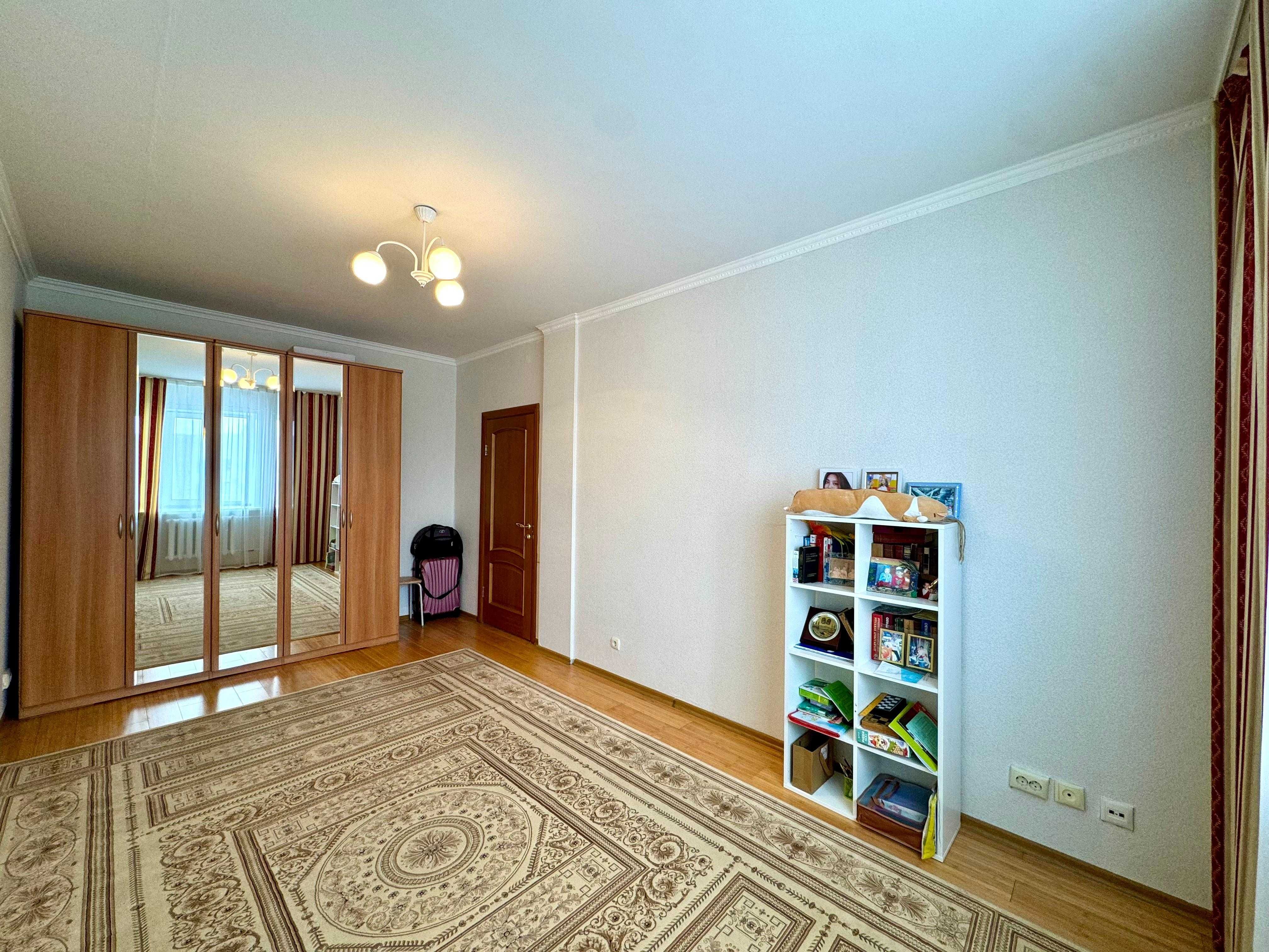 Продаю 3-комн. по ул.Сауран 9, ЖК Градокомплекс.