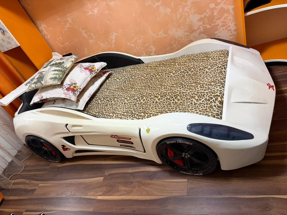 Pat copil mașinuță cu telecomanda