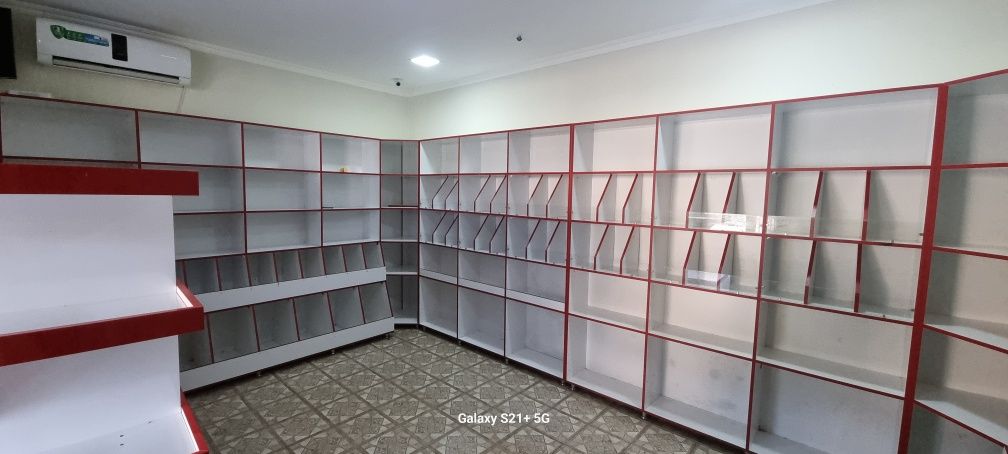 Vitrina mebel magazin uchun