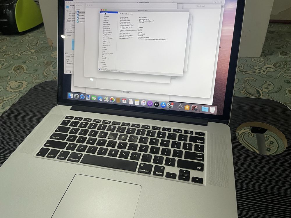MacBook Pro 15”。