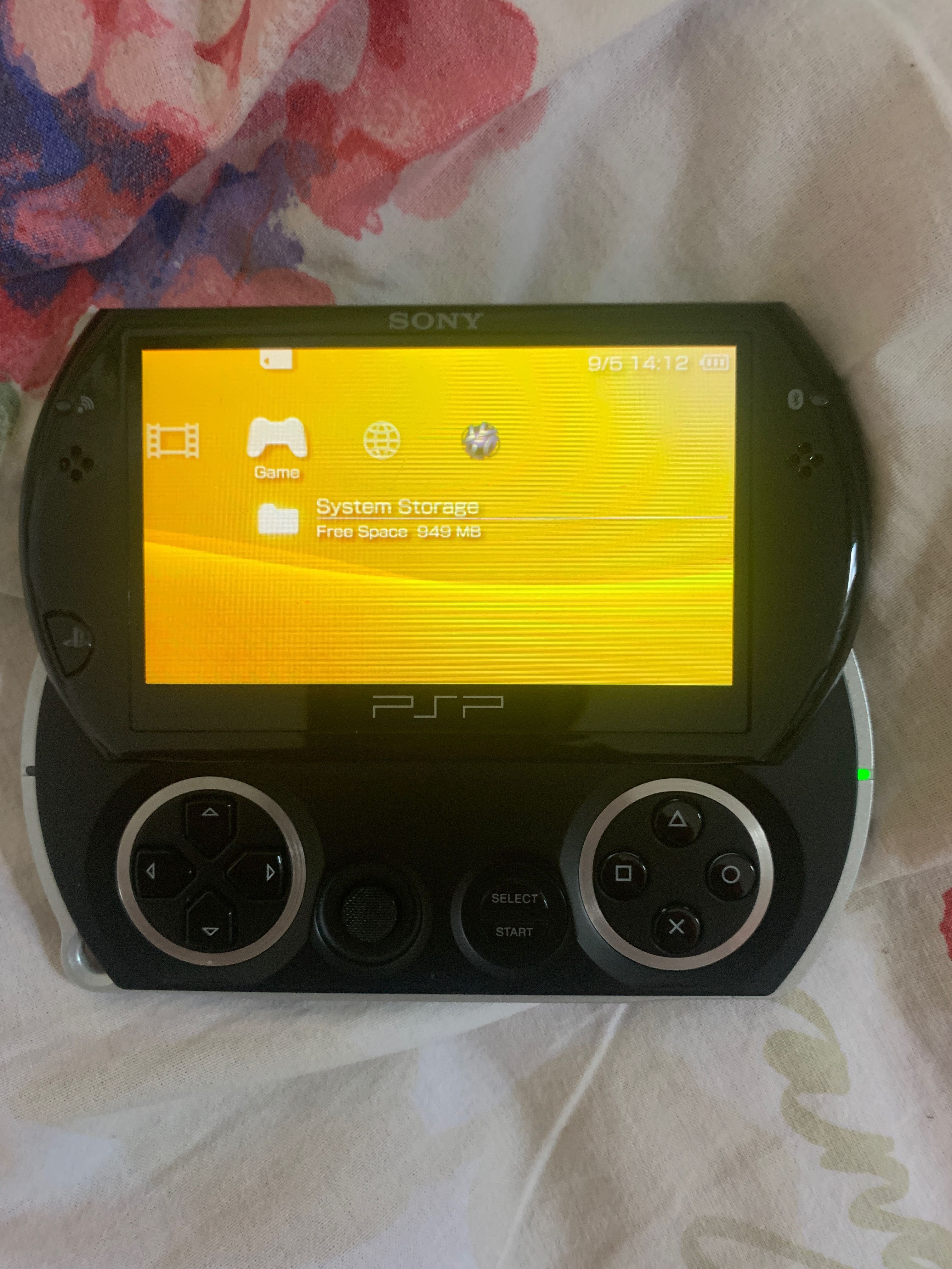 consola portabila psp go modata