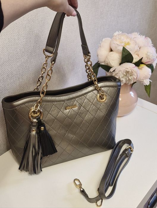 Сумка брендовая из сафьянрвой кожи в идеальном состоянии