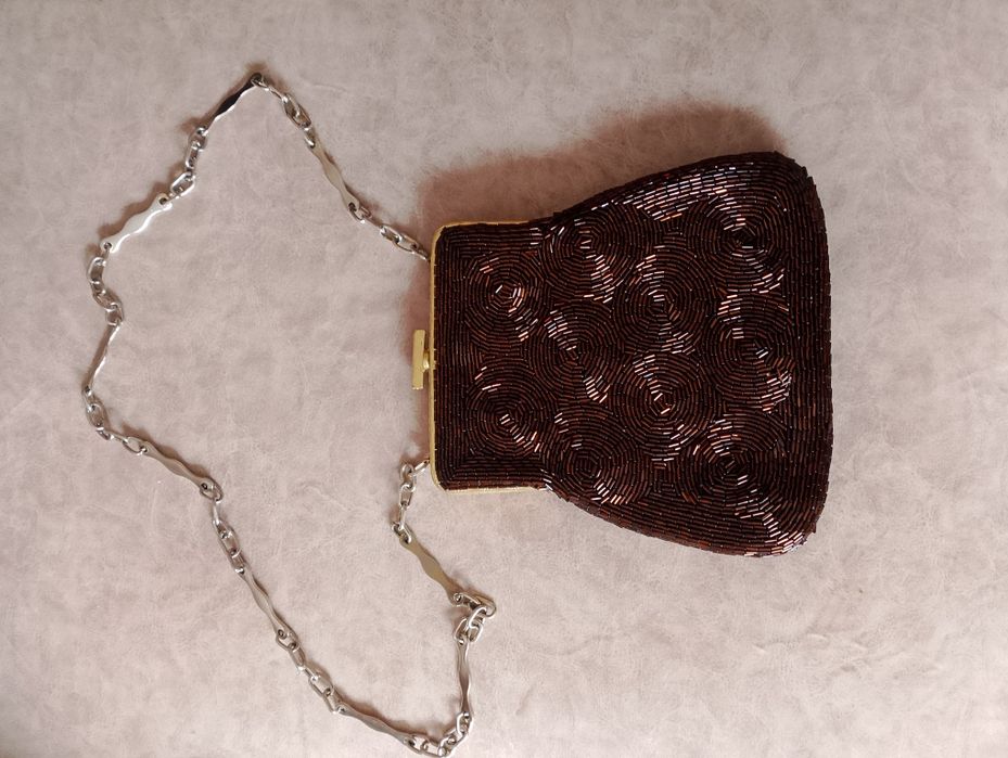 Дамски чанти за ежедневието и специални поводи