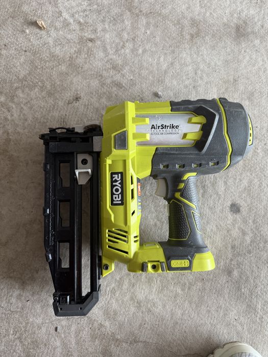 Pistol cu cuie Ryobi profesional 18V Ryobi