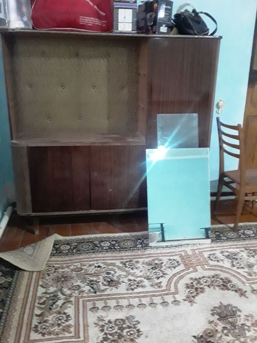 Servan sotiladi hamma narsasi bor olib qõyilgan