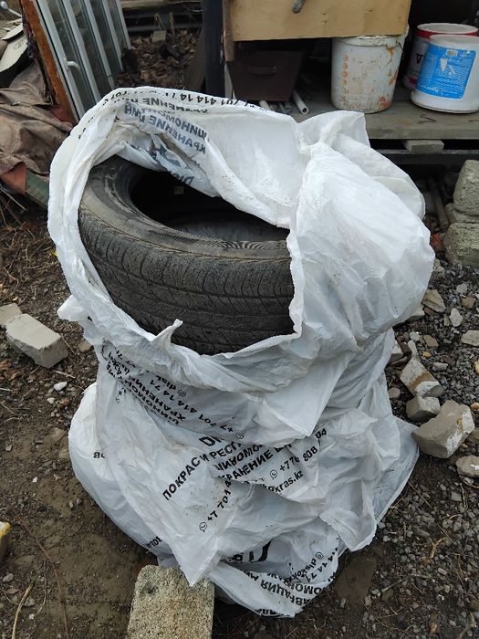 Продам летние шины 215/55R17 комплект за 20 тысяч. За 1 шт 5000 тенге