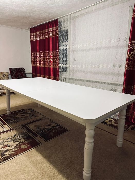 Продаю стол в отличном состояний