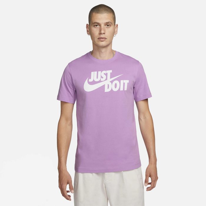 Тениска Nike            .
