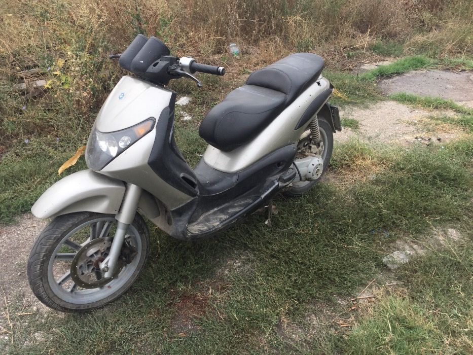 Piaggio Beverly 200  и 125 кубика 2003г на части пиаджо бевърли