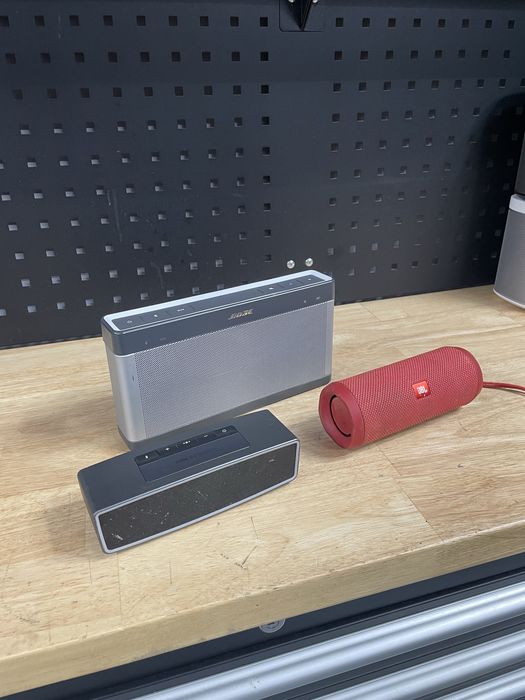 Boxe portabile  bluetooth bose 2 buc si jbl defecte