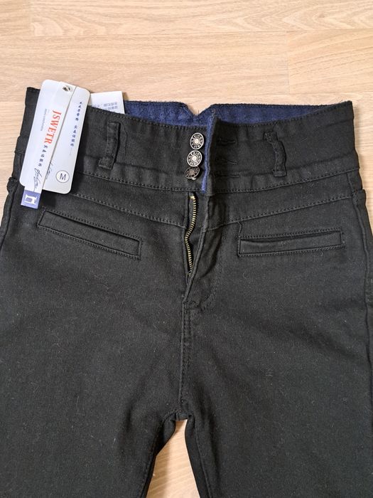 Продам женские джинсы