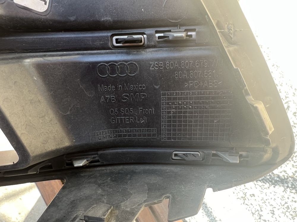 Решетка предна броня лява Audi SQ5 Q5 оригинална 2018г